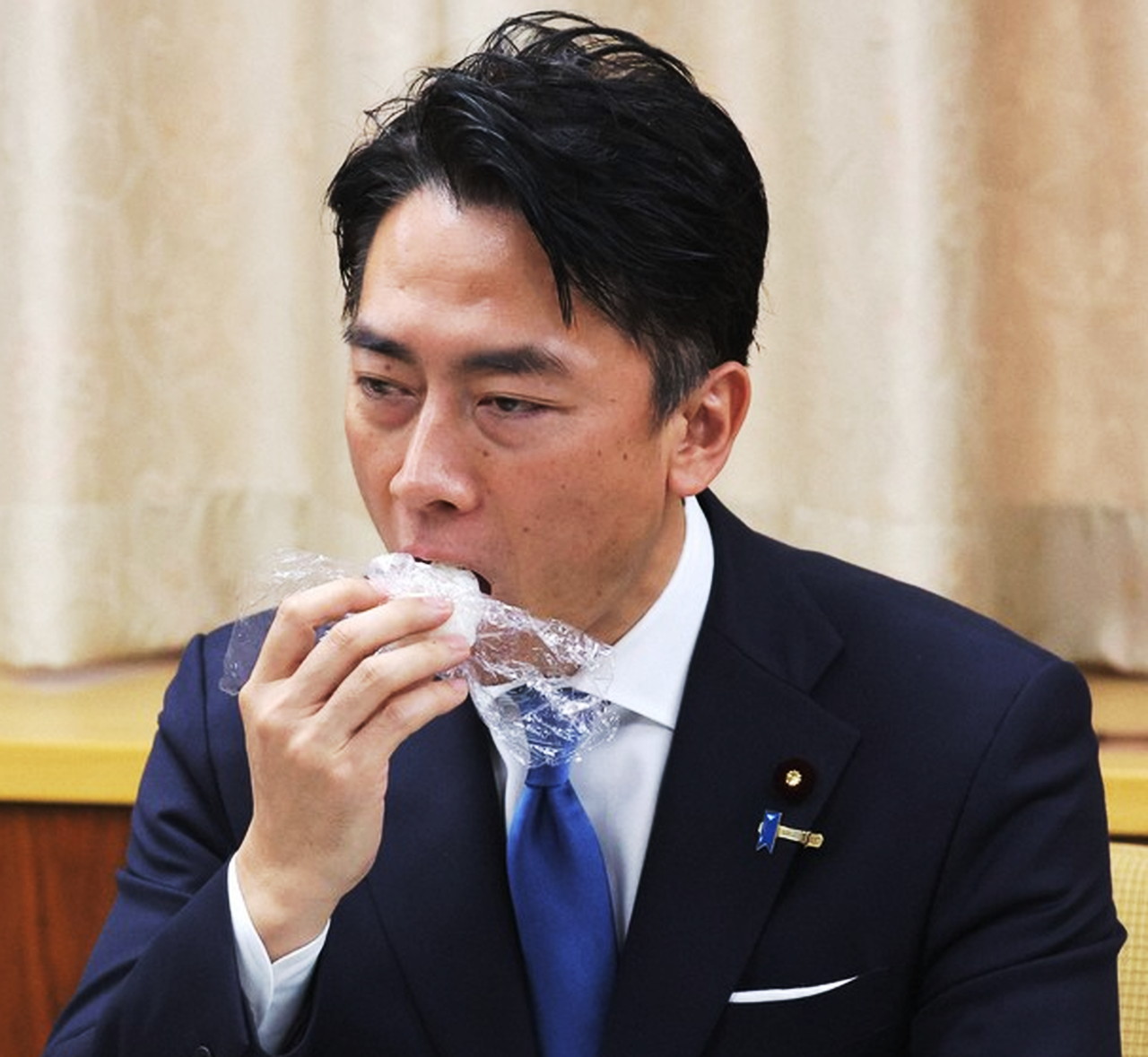 小泉進次郎 備蓄米 古古古米 試食 毎日新聞