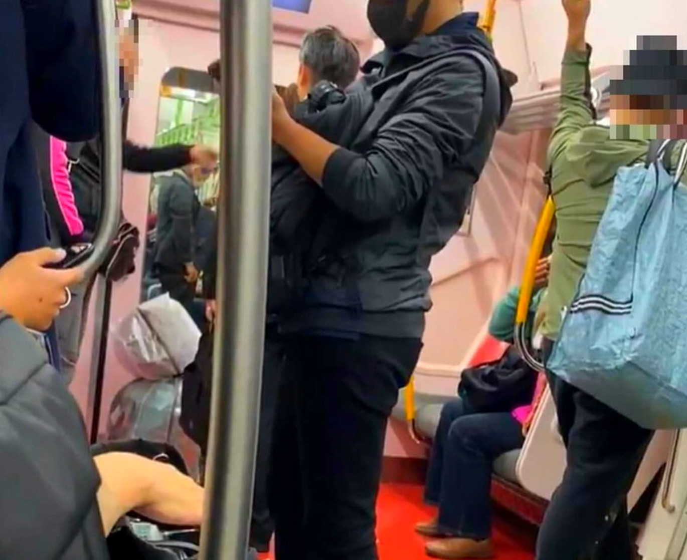 JR山手線でブチギレ、非常停止ボタン